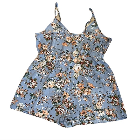 SHEIN Romper - Picture 2 of 5